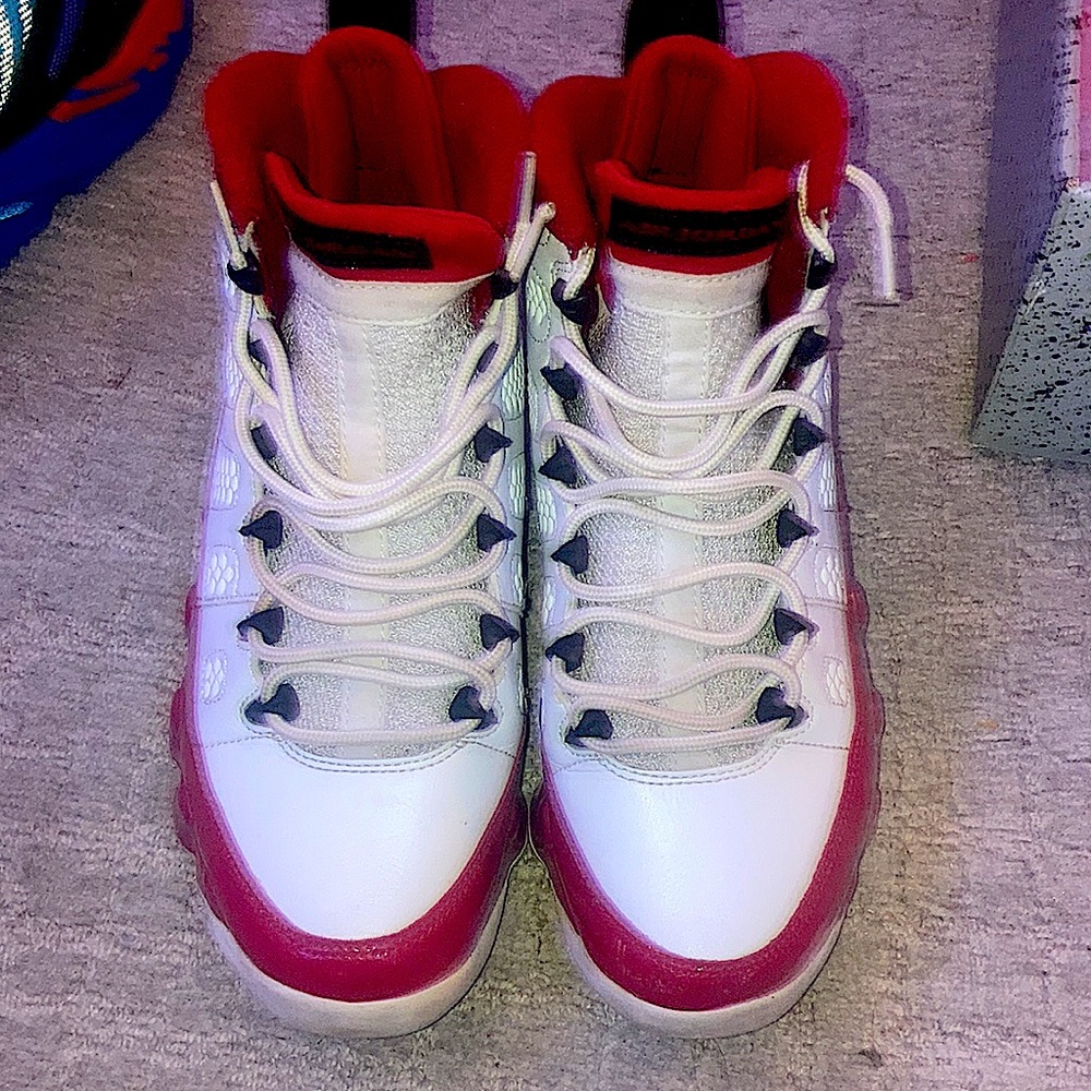 Gym red Jordan 9s